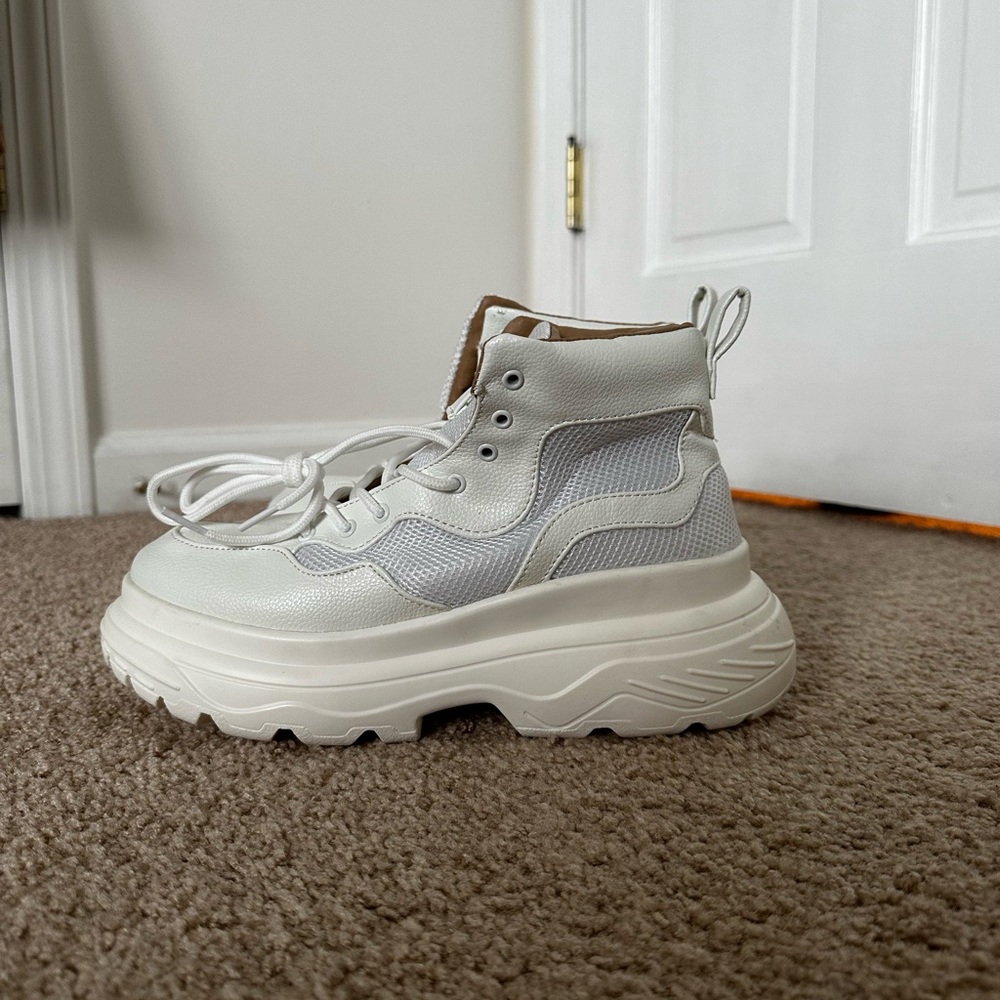 NWT missguided boots